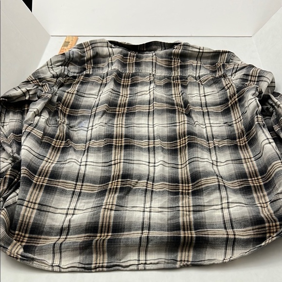 Plaid Button-Up Shirt - Picture 6 of 7